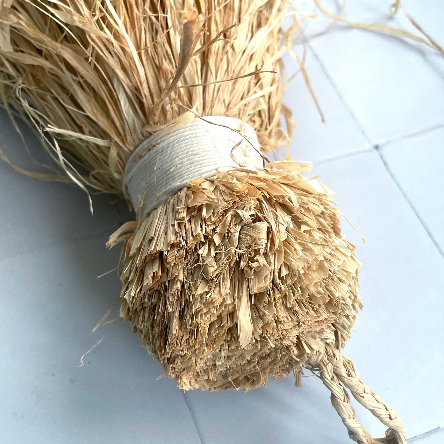 SHORT RAFFIA SCHMEISSING BRUSH For Shower Use